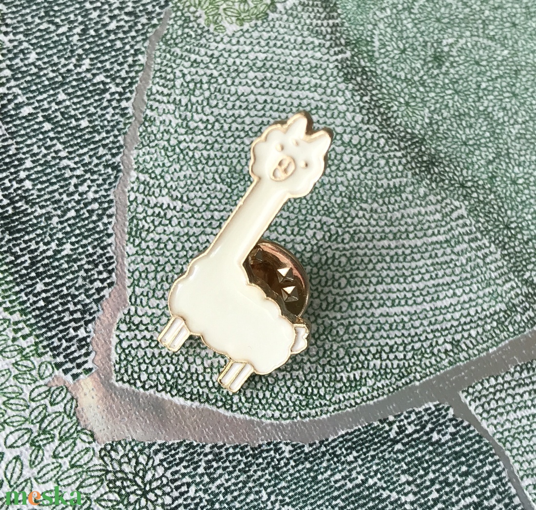 Láma mintás kitűző - Mesedoboz - ékszer - kitűző és bross - kitűző - Meska.hu Láma mintás kitűző - Mesedoboz - ékszer - kitűző és bross - kitűző - Meska.hu
