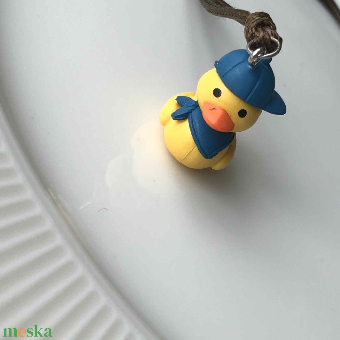 Kacsa sapkában nyaklánc - Mesedoboz - ékszer - nyaklánc - medálos nyaklánc - Meska.hu Kacsa sapkában nyaklánc - Mesedoboz - ékszer - nyaklánc - medálos nyaklánc - Meska.hu