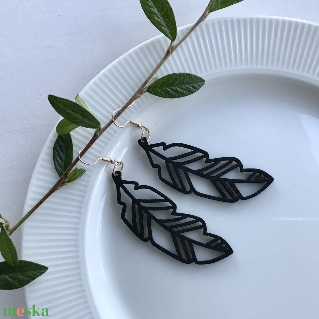 Fából készült, elegáns, különleges fülbevaló - Mesedoboz - ékszer - fülbevaló - lógó fülbevaló - Meska.hu Fából készült, elegáns, különleges fülbevaló - Mesedoboz - ékszer - fülbevaló - lógó fülbevaló - Meska.hu