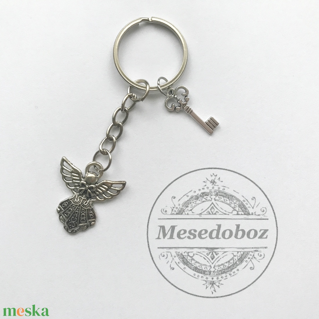 Angyali üdvözlet kulcstartó kulcs medállal  - Mesedoboz - táska & tok - kulcstartó & táskadísz - kulcstartó - Meska.hu