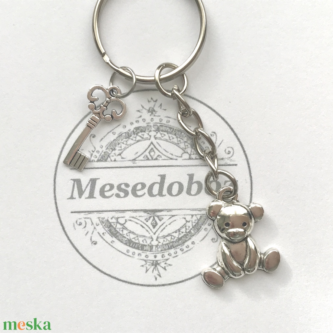 Mackó kulcstartó kulcs medállal  - táska & tok - kulcstartó & táskadísz - kulcstartó - Meska.hu