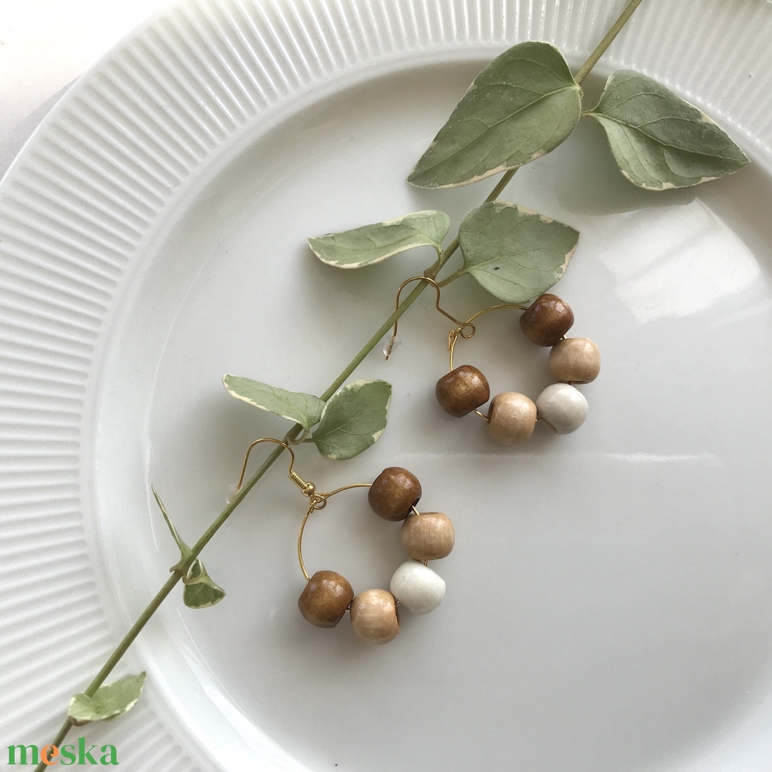 Natúr, fagyöngyös,  karika fülbevaló, capuccino színben - ékszer - fülbevaló - karika fülbevaló - Meska.hu