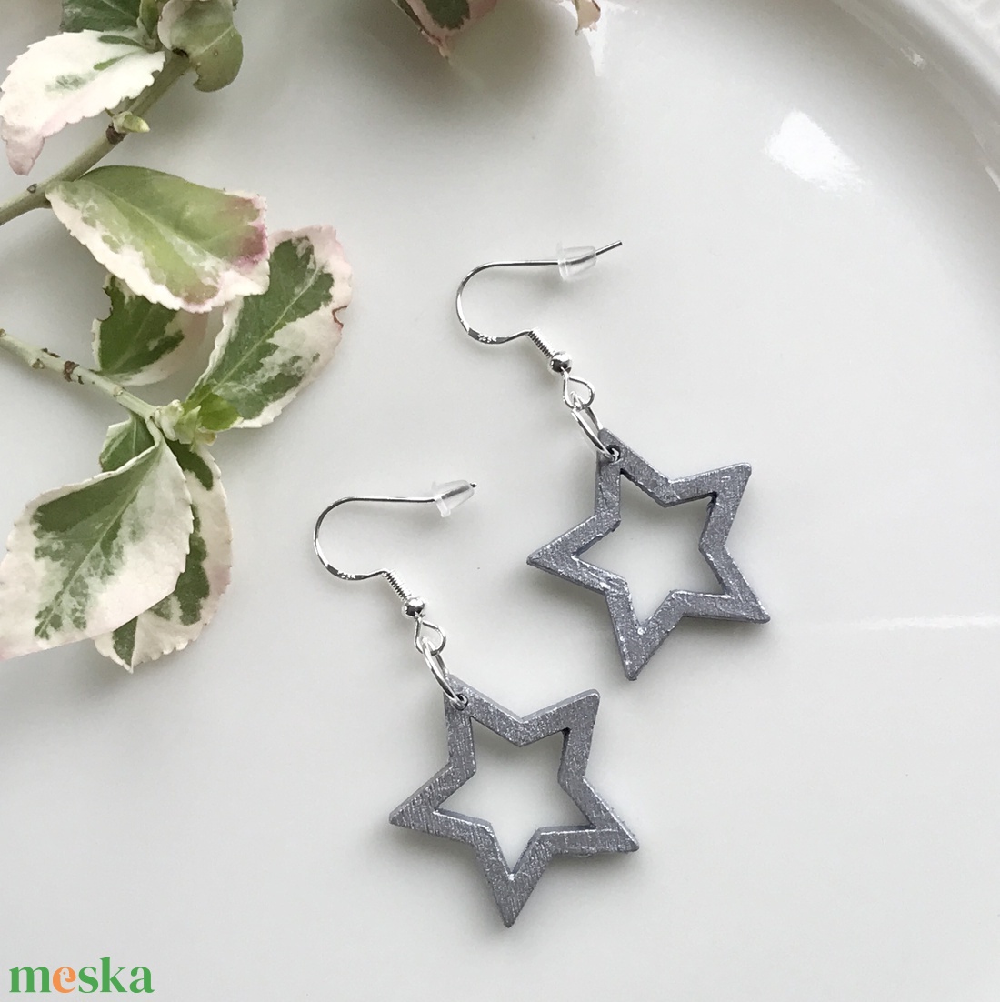 Fából készült, csillag fülbevaló több színben  - Mesedoboz - ékszer - fülbevaló - lógó fülbevaló - Meska.hu
