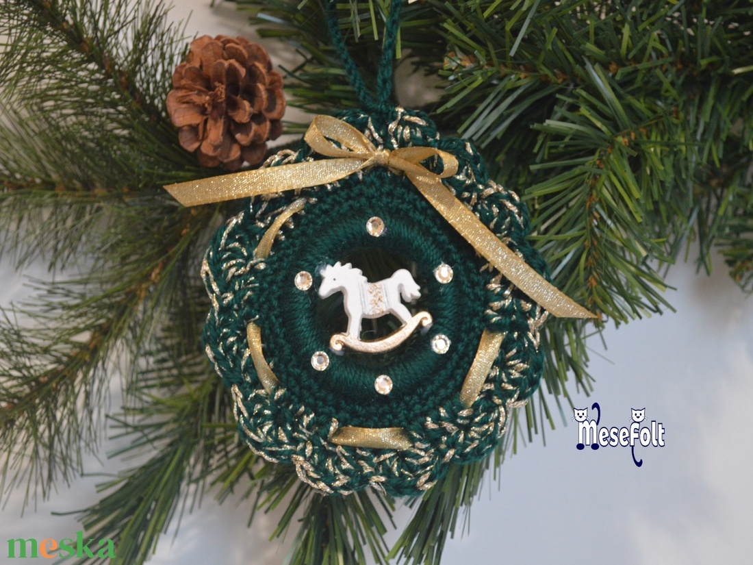 Karácsonyi koszorú (zöld - hintaló) - karácsony - karácsonyi lakásdekoráció - karácsonyfadíszek - Meska.hu