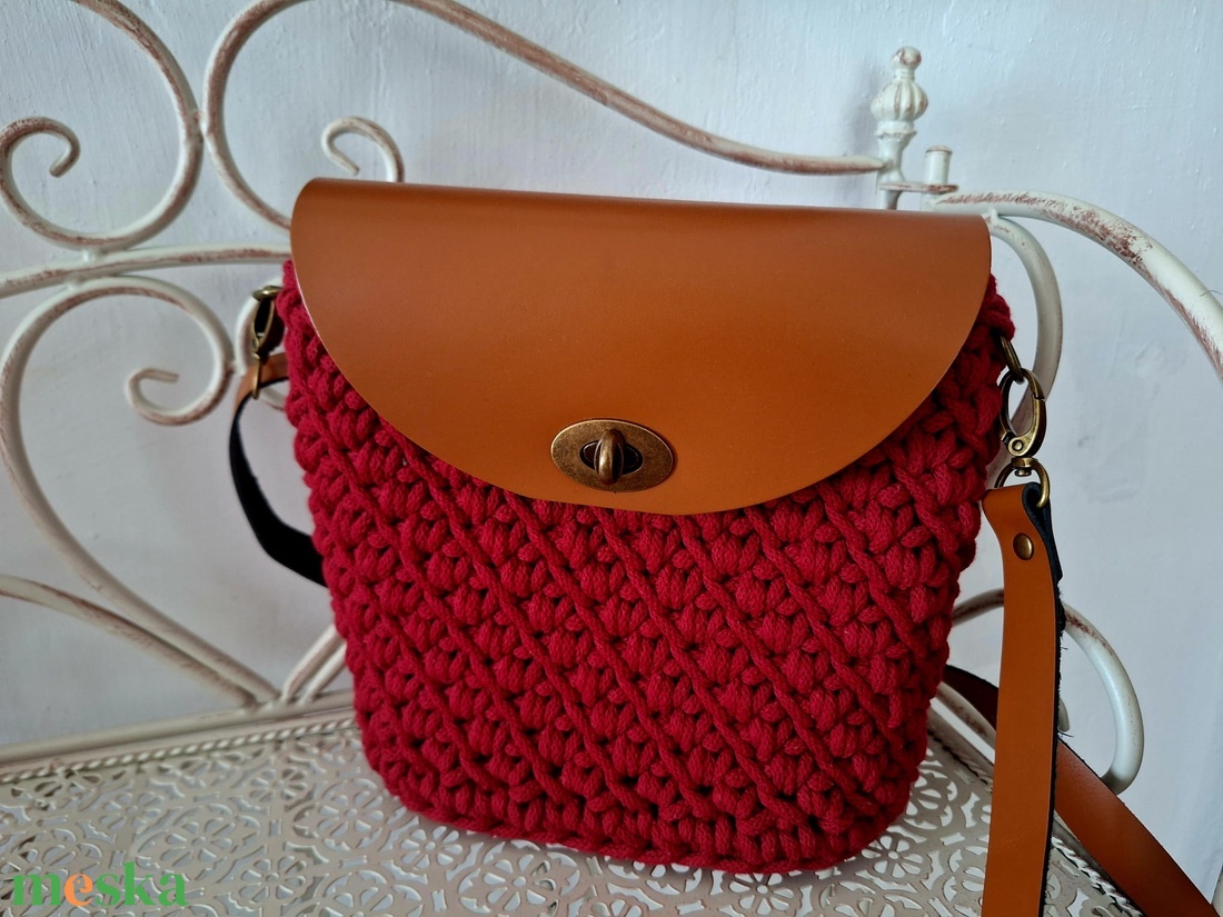 Madaras mintás crossbody táska - táska & tok - kézitáska & válltáska - vállon átvethető táska - Meska.hu