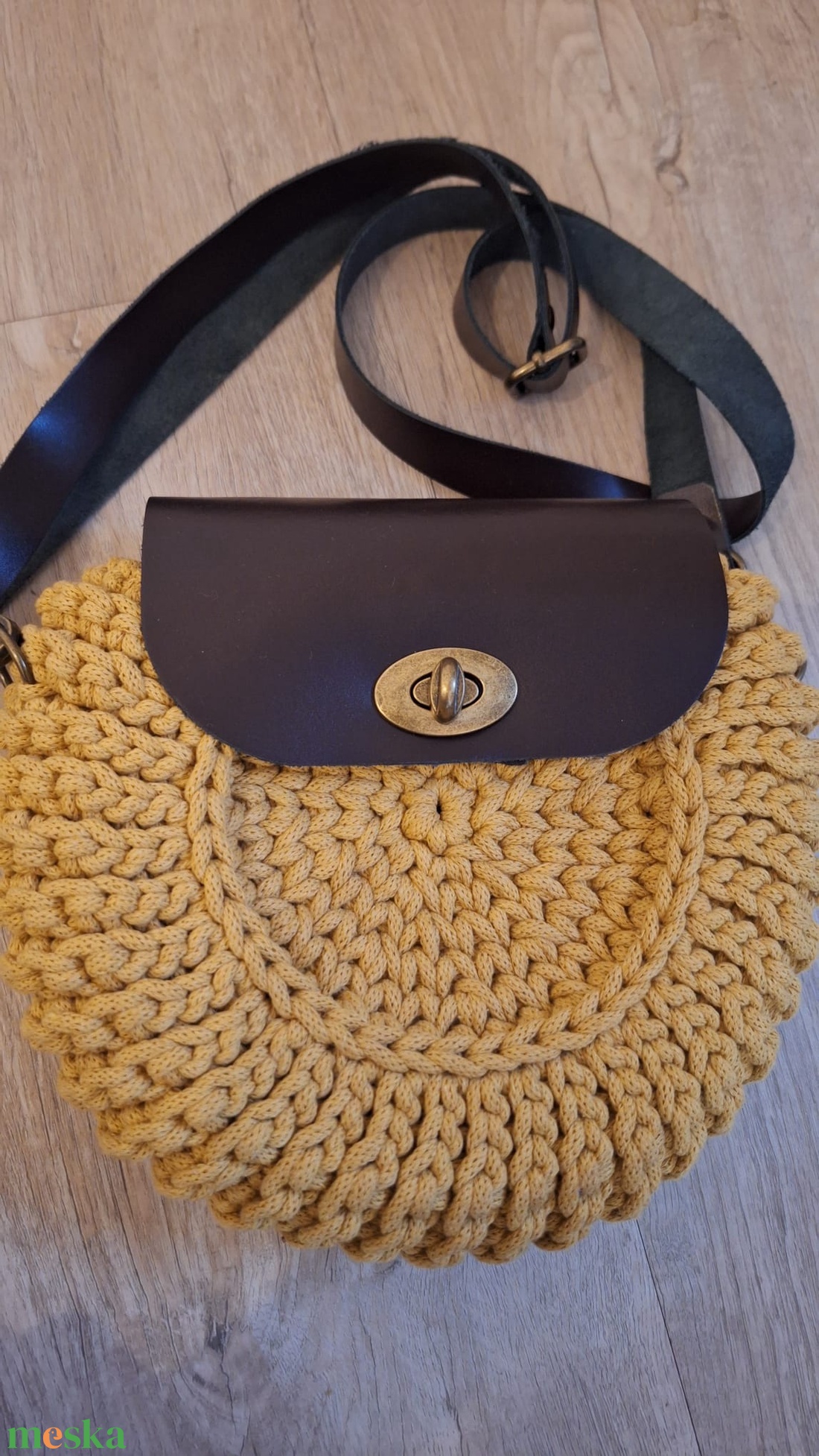 Horgolt oreo crossbody táska - táska & tok - kézitáska & válltáska - vállon átvethető táska - Meska.hu