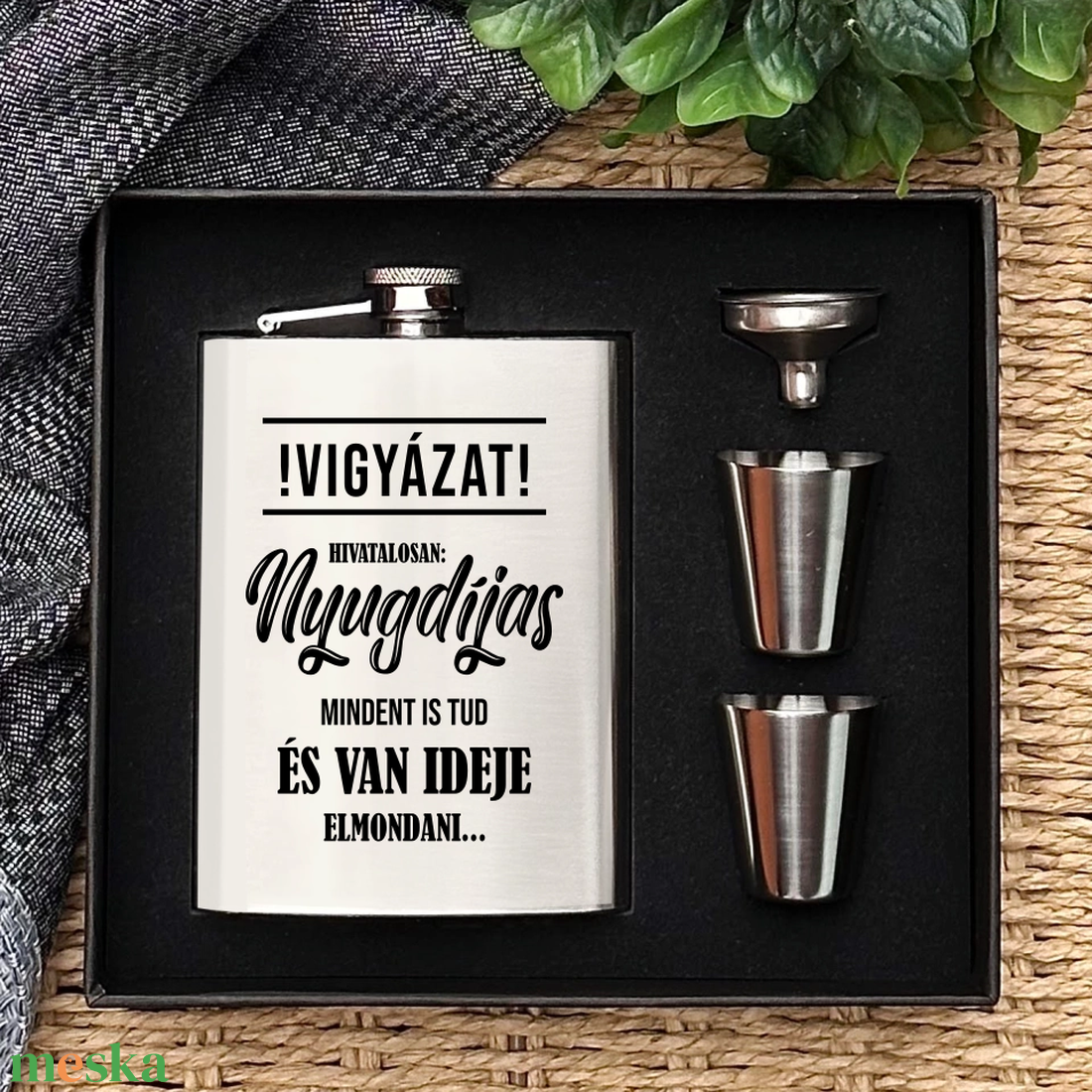 Vicces ajándék nyugdíjba vonulásra gravírozott flaska szett - otthon & életmód - konyhafelszerelés, tálalás - flaska, csatos üveg - Meska.hu Vicces ajándék nyugdíjba vonulásra gravírozott flaska szett - otthon & életmód - konyhafelszerelés, tálalás - flaska, csatos üveg - Meska.hu