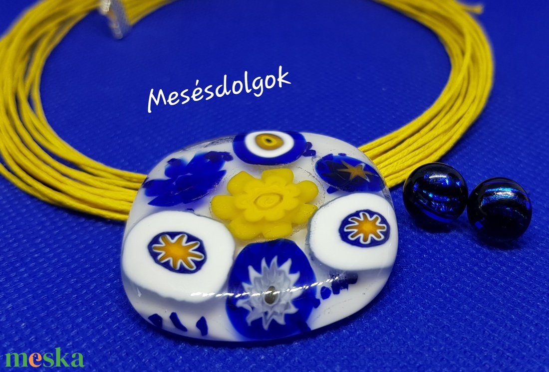 Sárga kék virágos medál ajándék fülivel üvegékszer - ékszer - nyaklánc - medál - Meska.hu