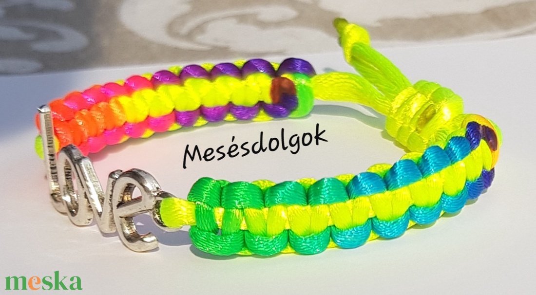 Neonparádé LOVE felirattal. Makramé fonott divatos karkötő - ékszer - karkötő - fonott karkötő - Meska.hu Neonparádé LOVE felirattal. Makramé fonott divatos karkötő - ékszer - karkötő - fonott karkötő - Meska.hu