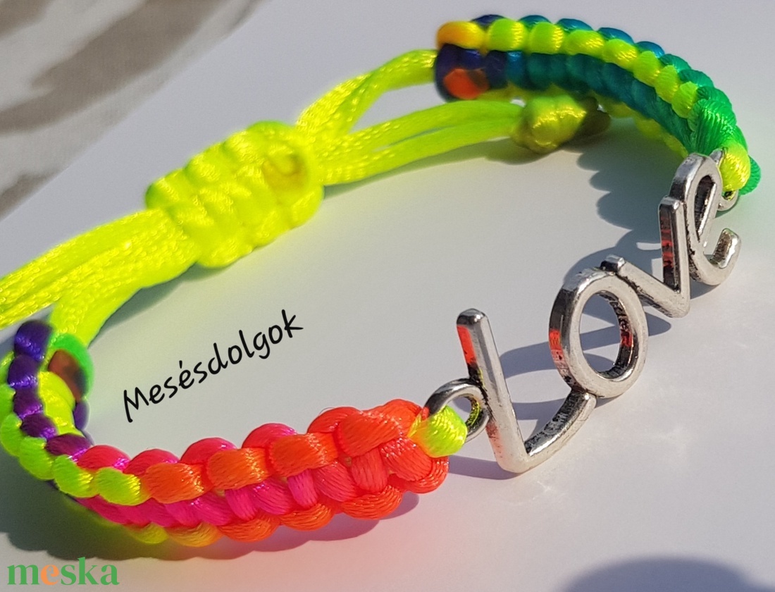 Neonparádé LOVE felirattal. Makramé fonott divatos karkötő - ékszer - karkötő - fonott karkötő - Meska.hu Neonparádé LOVE felirattal. Makramé fonott divatos karkötő - ékszer - karkötő - fonott karkötő - Meska.hu