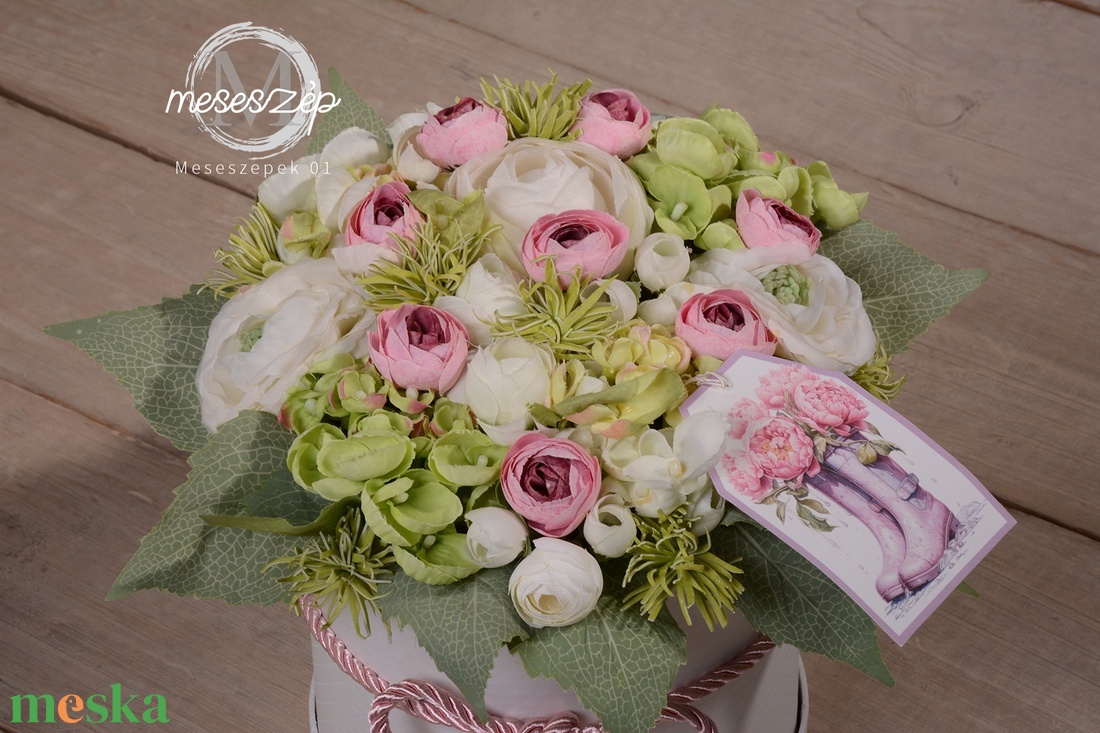 Anyák napi vegyes VIRÁGBOX  asztaldísz - otthon & életmód - dekoráció - asztal és polc dekoráció - asztaldísz - Meska.hu