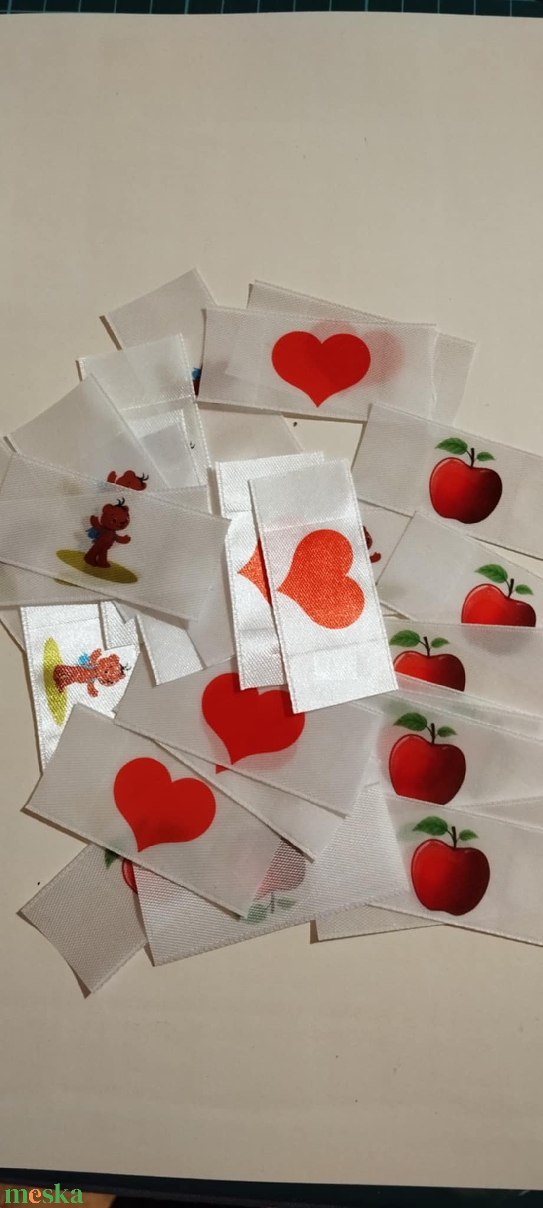 Ovis,bölcsis jelvarrós - játék & sport - ovis felszerelés - óvodai jelek - Meska.hu