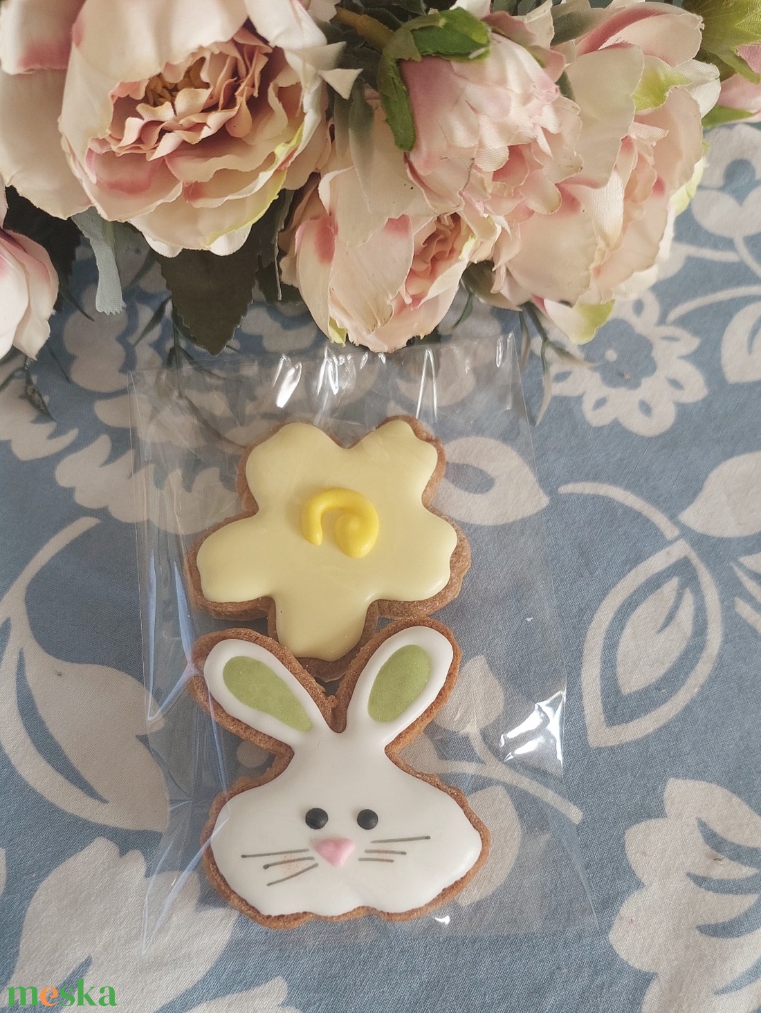 Húsvéti csomag- nyuszi+ virág - élelmiszer - édesség - mézeskalács - Meska.hu