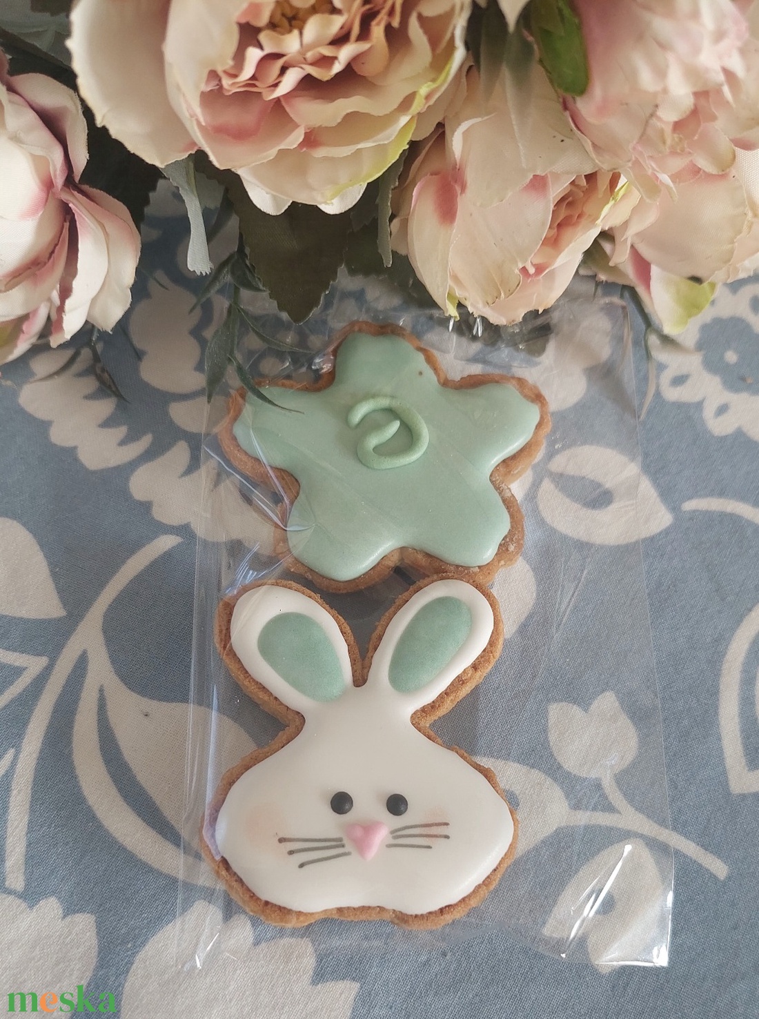 Húsvéti csomag- nyuszi+ virág - élelmiszer - édesség - mézeskalács - Meska.hu