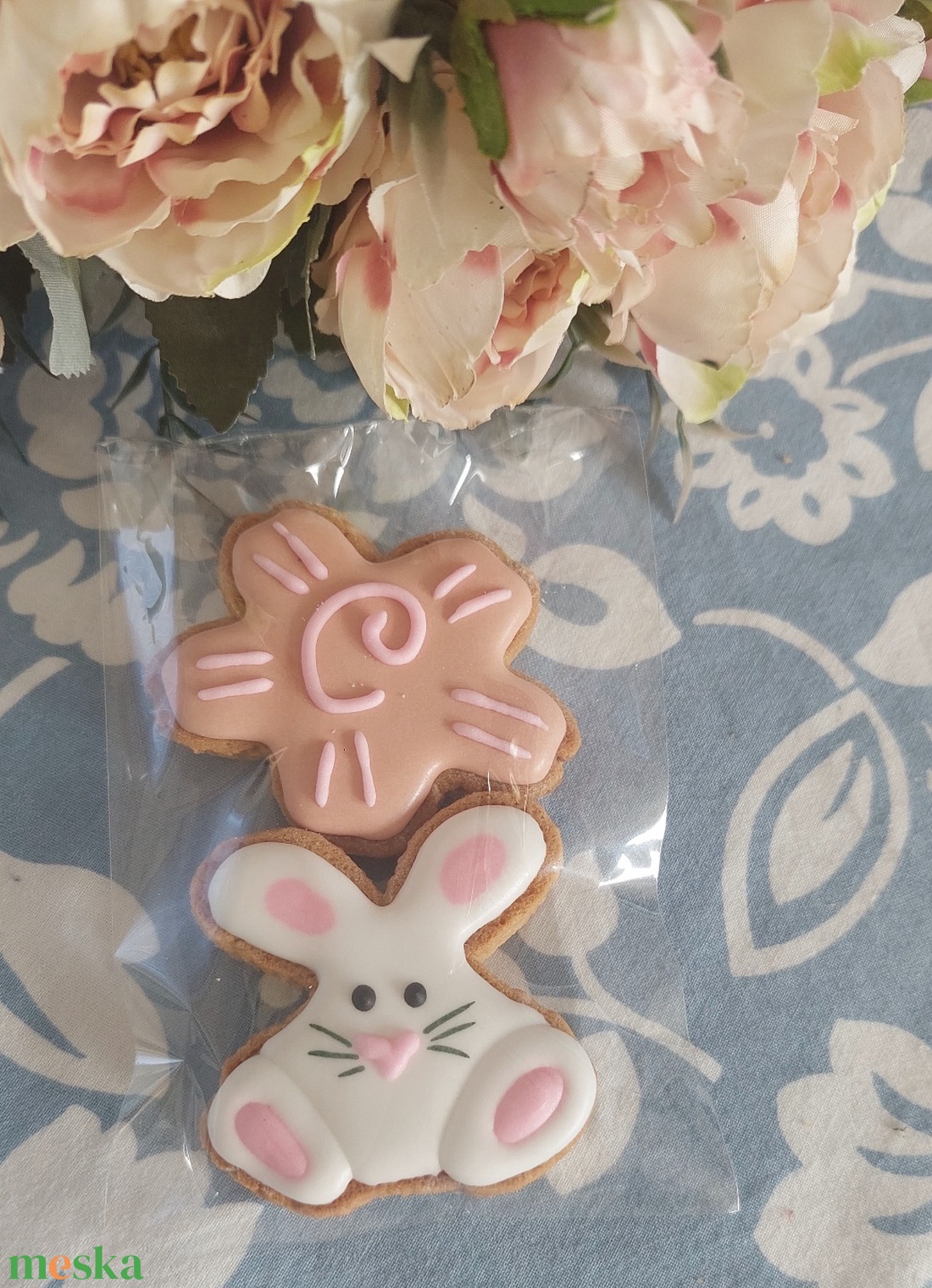 Húsvéti csomag- nyuszi+ virág - élelmiszer - édesség - mézeskalács - Meska.hu