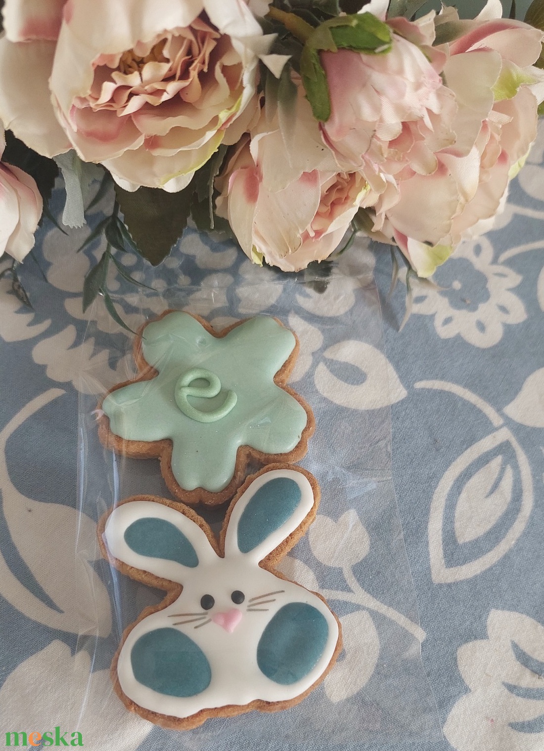 Húsvéti csomag- nyuszi+ virág - élelmiszer - édesség - mézeskalács - Meska.hu