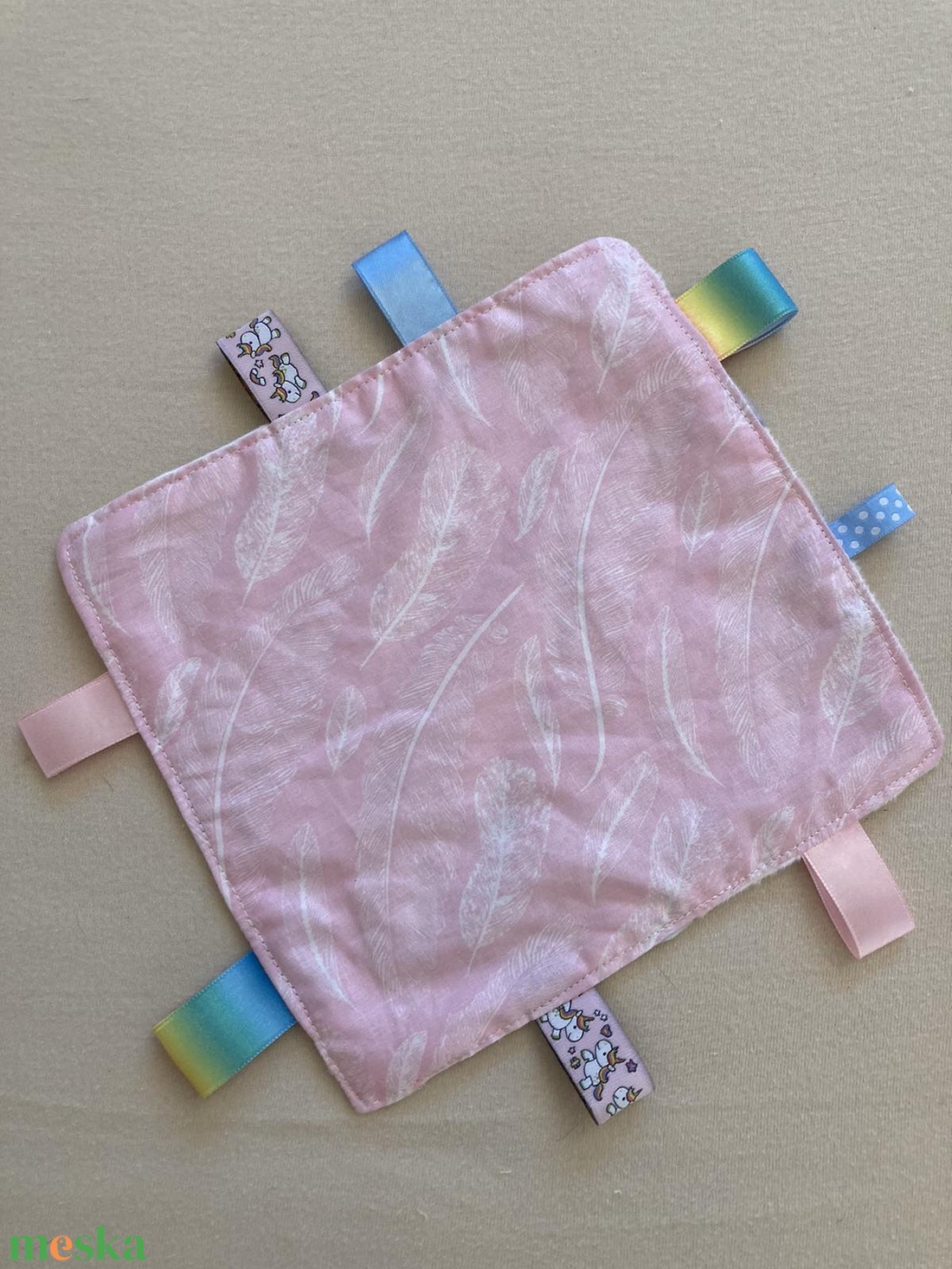 Pihe-puha cimkerongyi, címke kendő - játék & sport - 3 éves kor alattiaknak - rágóka - Meska.hu Pihe-puha cimkerongyi, címke kendő - játék & sport - 3 éves kor alattiaknak - rágóka - Meska.hu