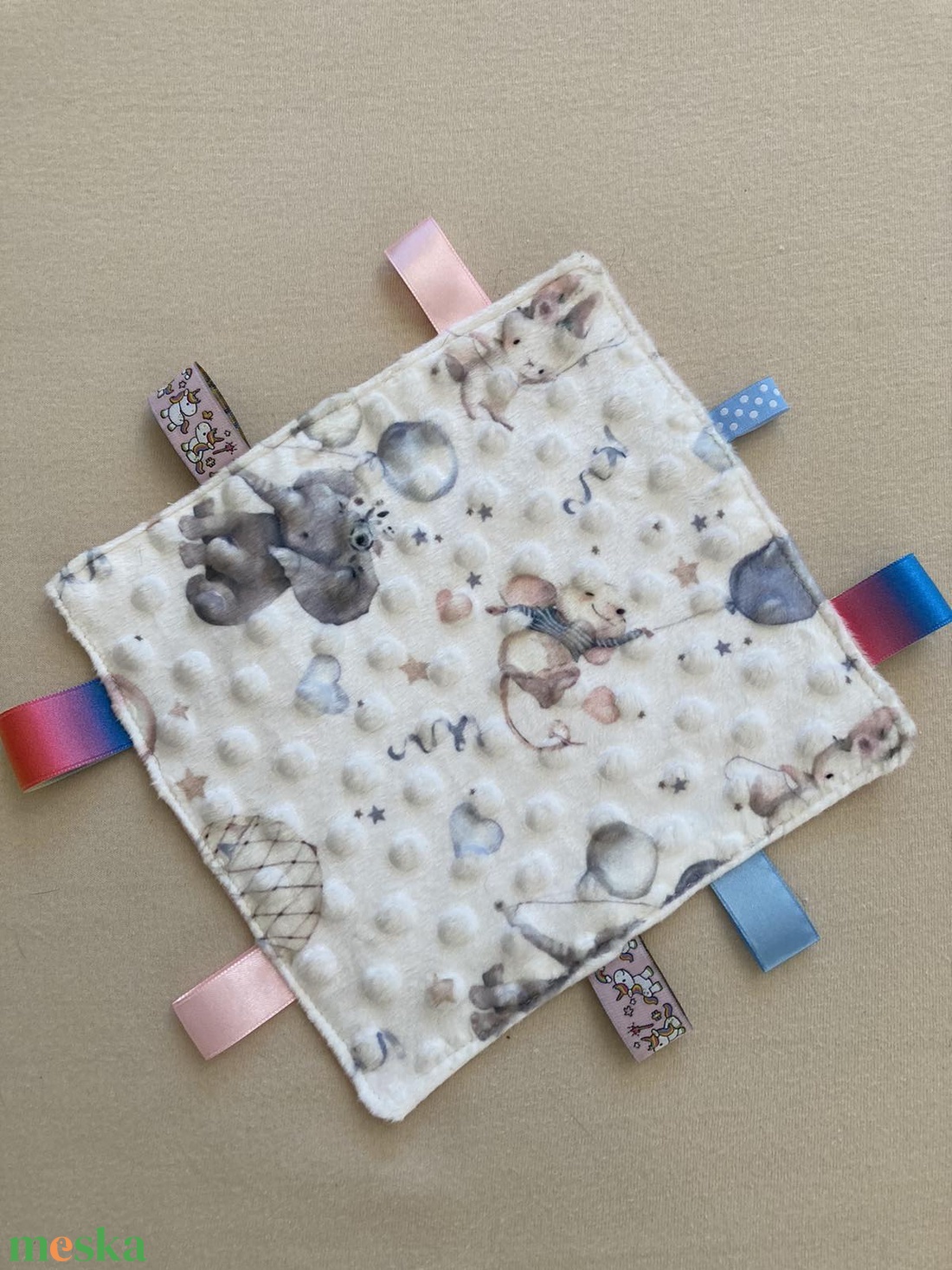 Pihe-puha cimkerongyi, címke kendő - játék & sport - 3 éves kor alattiaknak - rágóka - Meska.hu Pihe-puha cimkerongyi, címke kendő - játék & sport - 3 éves kor alattiaknak - rágóka - Meska.hu