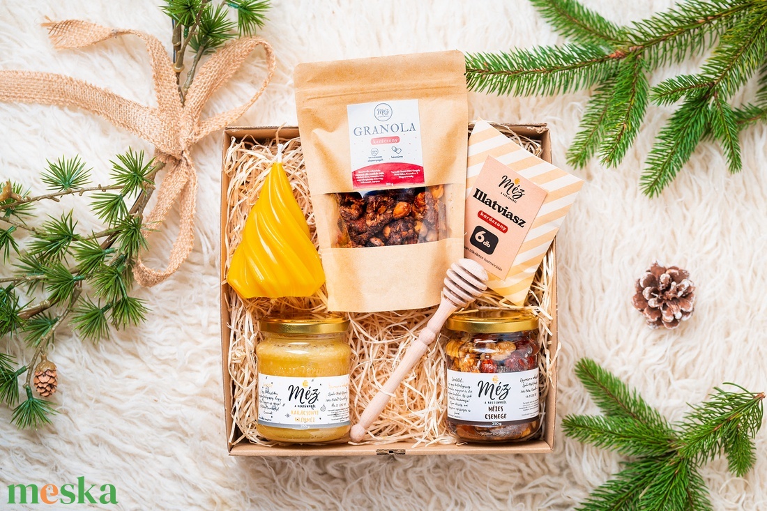 Karácsonyi ajándékcsomag - Szeretet box - karácsony - karácsonyi ajándékozás - karácsonyi ajándékcsomagolás - Meska.hu