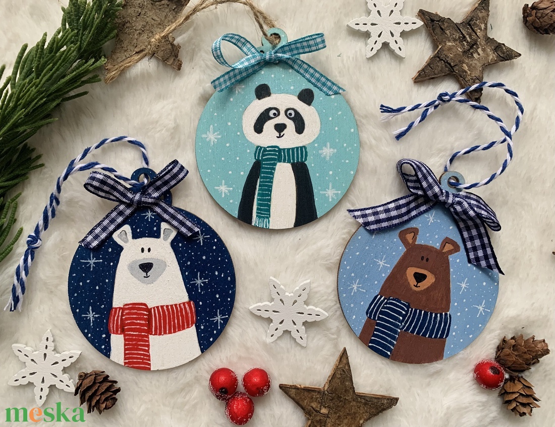 Maci, pandamaci - festett karácsonyfa dísz - karácsony - karácsonyi lakásdekoráció - karácsonyfadíszek - Meska.hu Maci, pandamaci - festett karácsonyfa dísz - karácsony - karácsonyi lakásdekoráció - karácsonyfadíszek - Meska.hu