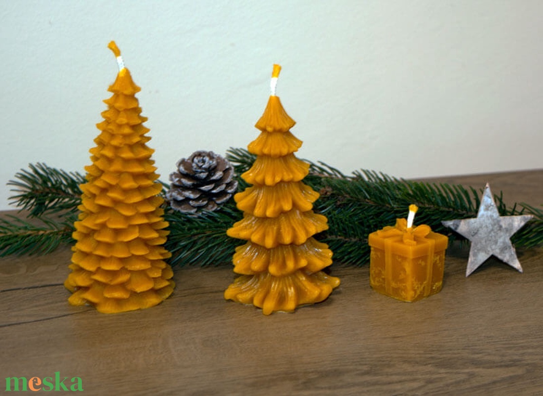 Karácsonyfa méhviasz gyertya - karácsony - karácsonyi lakásdekoráció - karácsonyi illatgyertya, mécses - Meska.hu