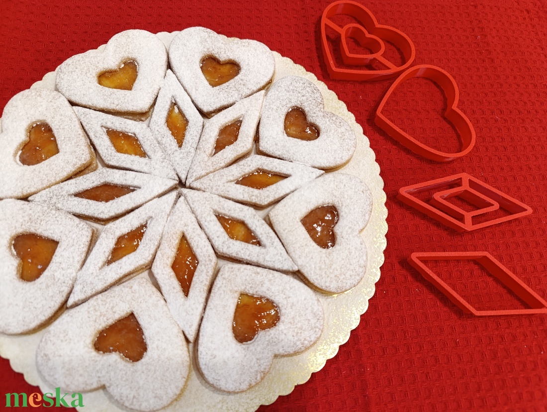 Linzer tányér sütikiszúró szett - Csillag és szív - otthon & életmód - konyhafelszerelés, tálalás - sütés, főzés - sütikiszúró - Meska.hu Linzer tányér sütikiszúró szett - Csillag és szív - otthon & életmód - konyhafelszerelés, tálalás - sütés, főzés - sütikiszúró - Meska.hu