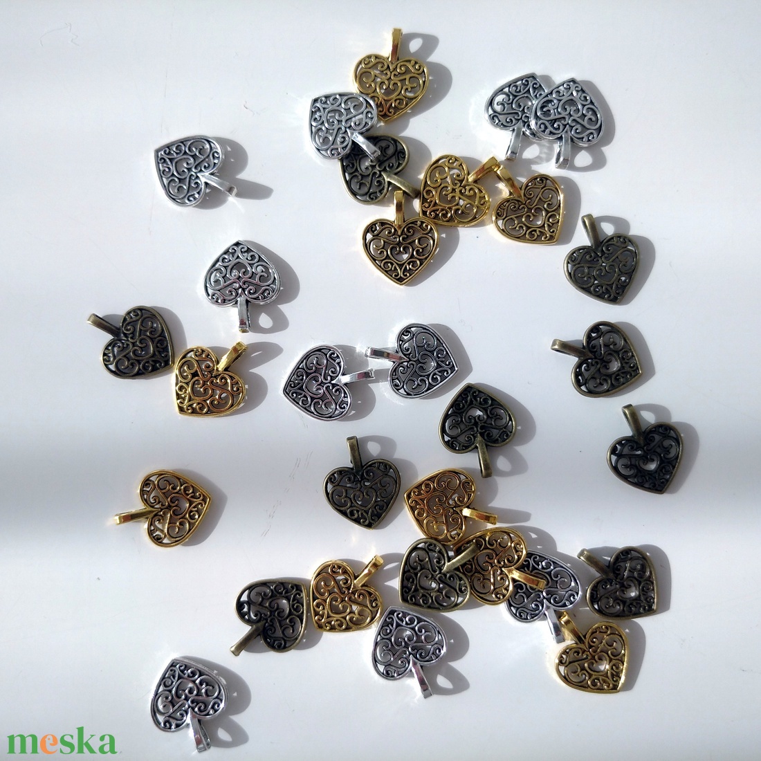 Szív alakú medál 10 db ingyenes posta - kellékek & szerszámok - gyöngyfűzés kellékek - egyéb alkatrész - Meska.hu