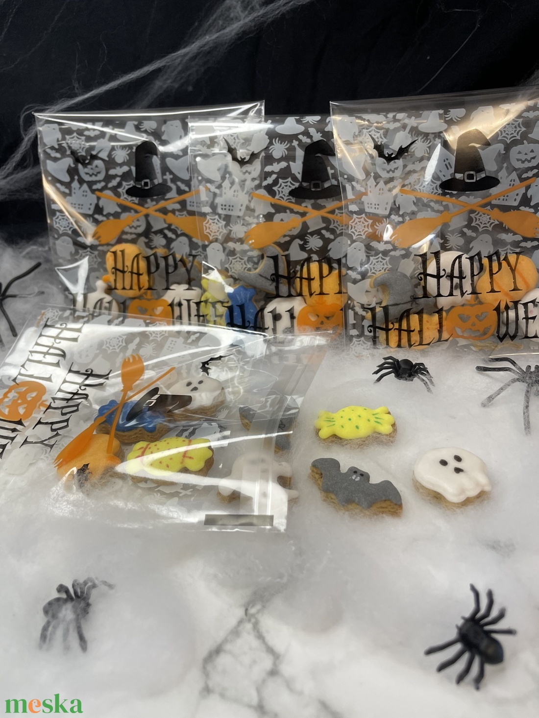 HALLOWEENI mini mézeskalácsok szettben, Halloweenes tasakban - élelmiszer - édesség - mézeskalács - Meska.hu HALLOWEENI mini mézeskalácsok szettben, Halloweenes tasakban - élelmiszer - édesség - mézeskalács - Meska.hu