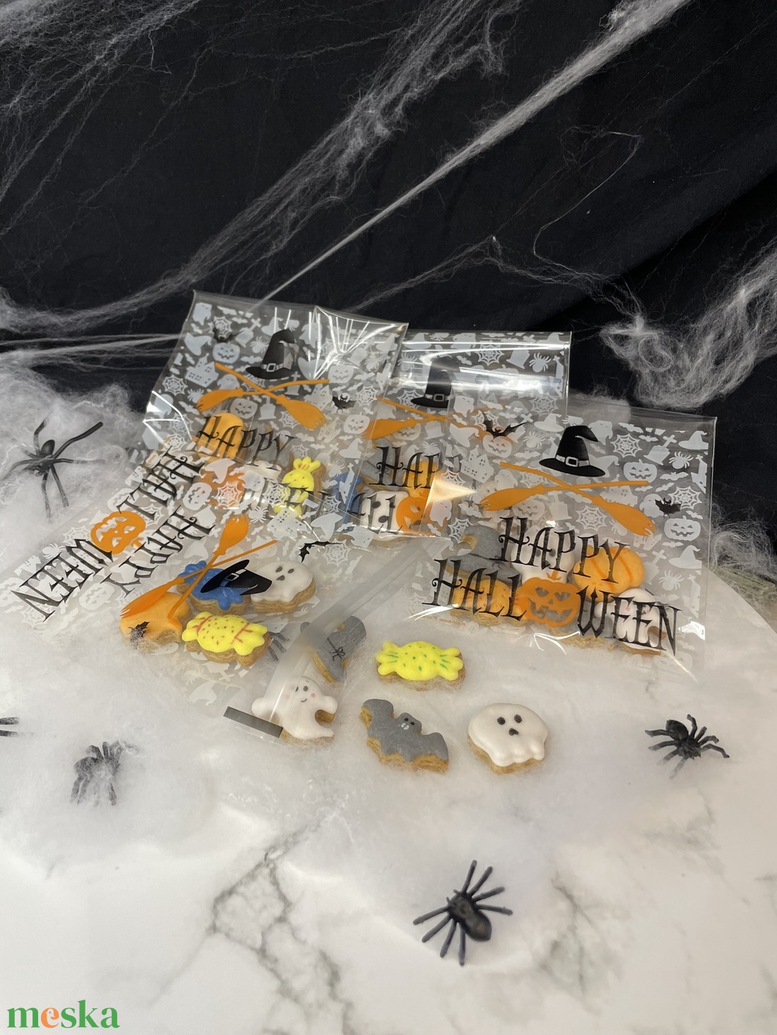 HALLOWEENI mini mézeskalácsok szettben, Halloweenes tasakban - élelmiszer - édesség - mézeskalács - Meska.hu HALLOWEENI mini mézeskalácsok szettben, Halloweenes tasakban - élelmiszer - édesség - mézeskalács - Meska.hu