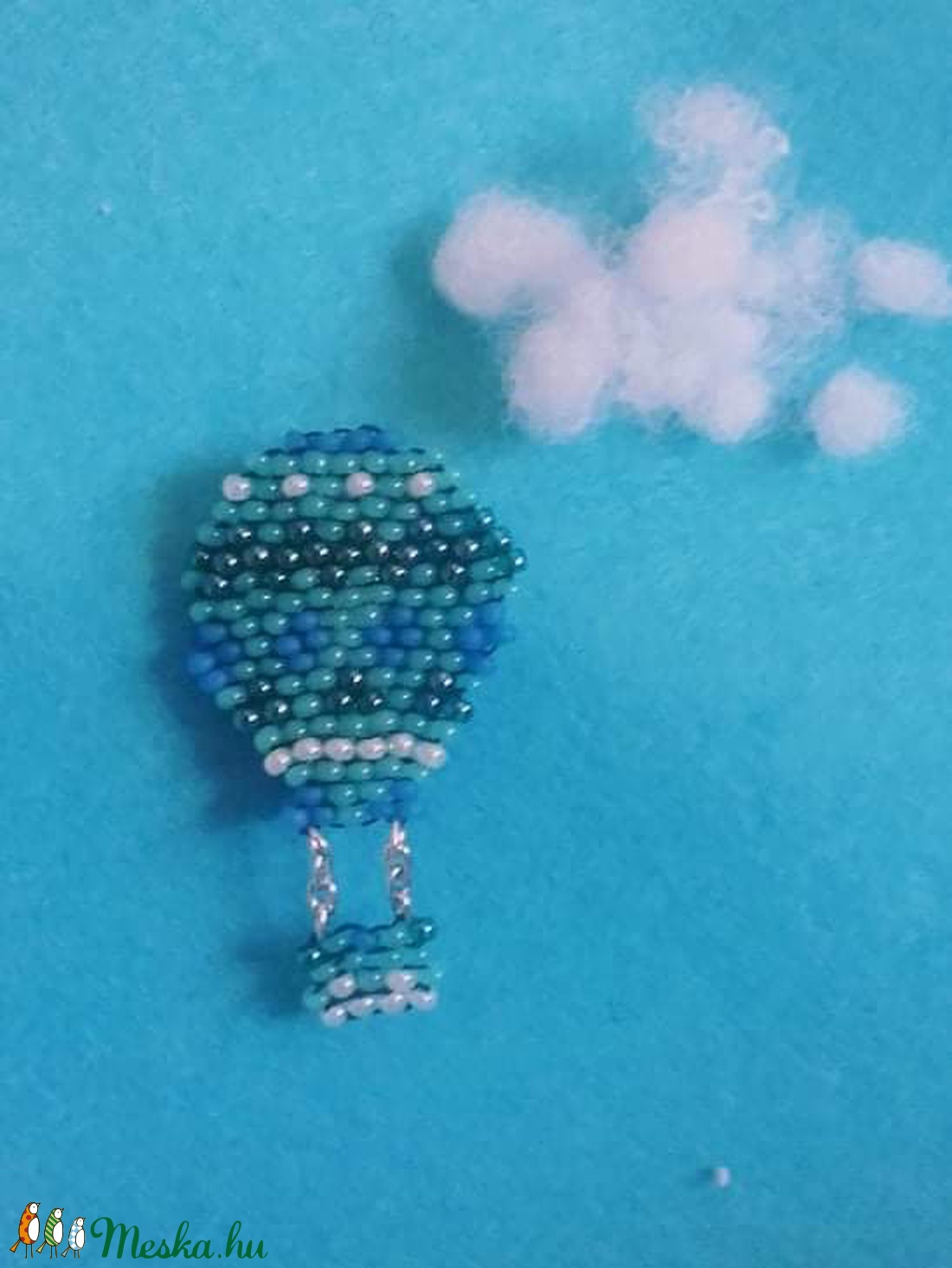 Kék hőlégballon - gyöngy kitűző -  - Meska.hu