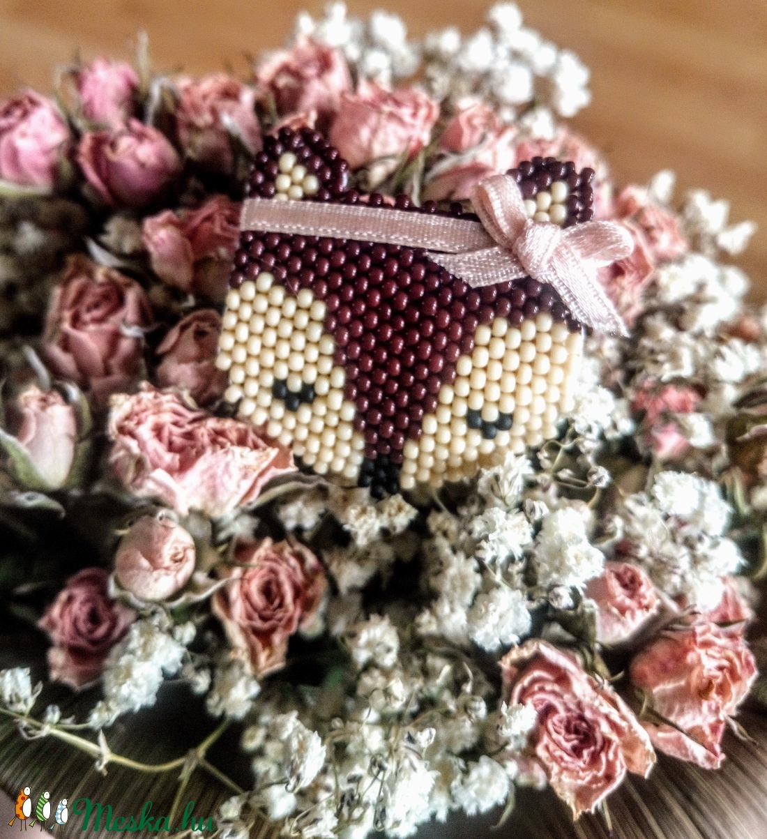 Balerina róka - gyöngy kitűző - ékszer - kitűző és bross - kitűző - Meska.hu Balerina róka - gyöngy kitűző - ékszer - kitűző és bross - kitűző - Meska.hu