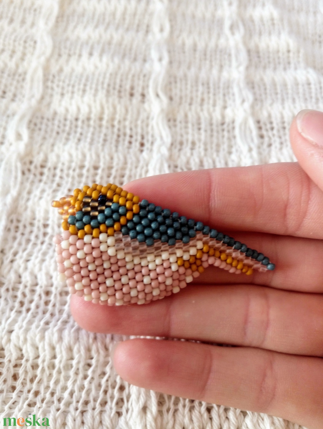 Okker pipi - kitűző - ékszer - kitűző és bross - kitűző - Meska.hu Okker pipi - kitűző - ékszer - kitűző és bross - kitűző - Meska.hu