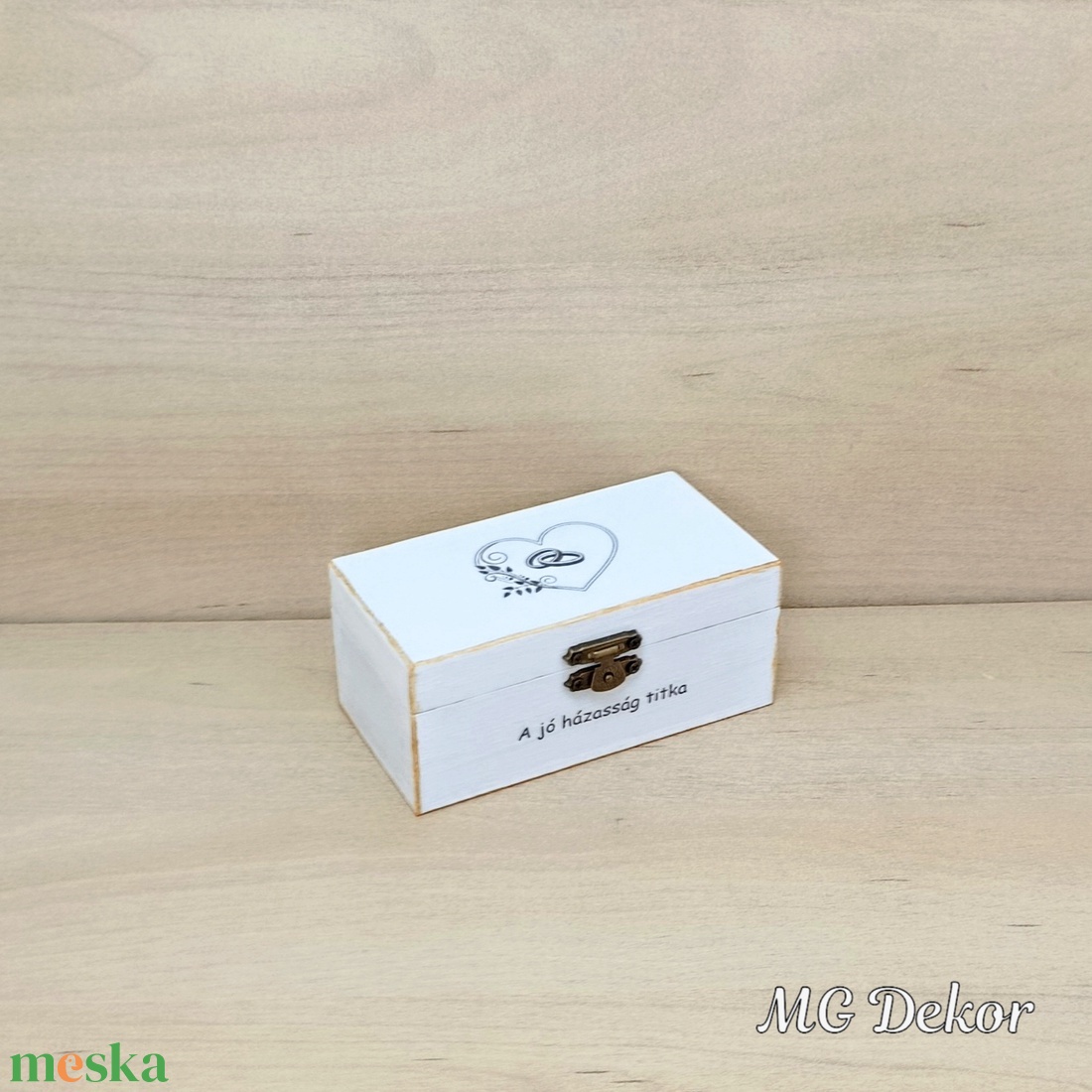 Jó házasság titka nászajándék - szív arany színű - esküvő - emlék & ajándék - nászajándék - esküvői pénzátadó doboz - Meska.hu