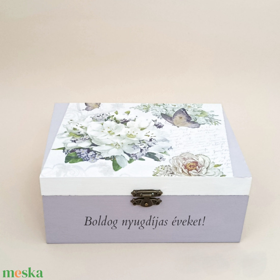 Díszdoboz nyugdíjba vonulásra - lila pillangó mintás ajándék - otthon & életmód - dekoráció - asztal és polc dekoráció - díszdoboz - Meska.hu