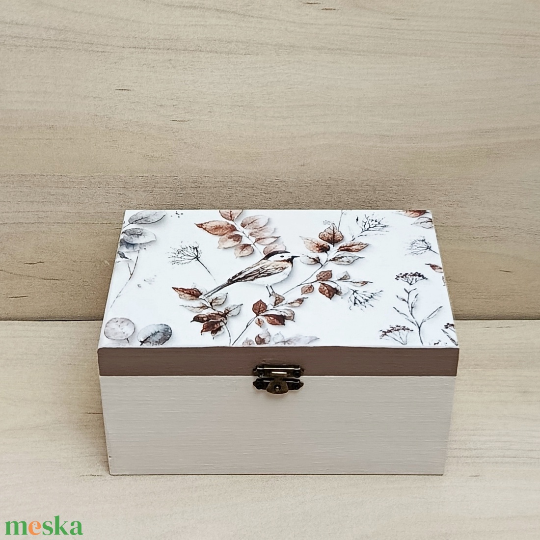 Díszdoboz nyugdíjba vonulásra - bézs madaras - otthon & életmód - dekoráció - asztal és polc dekoráció - díszdoboz - Meska.hu