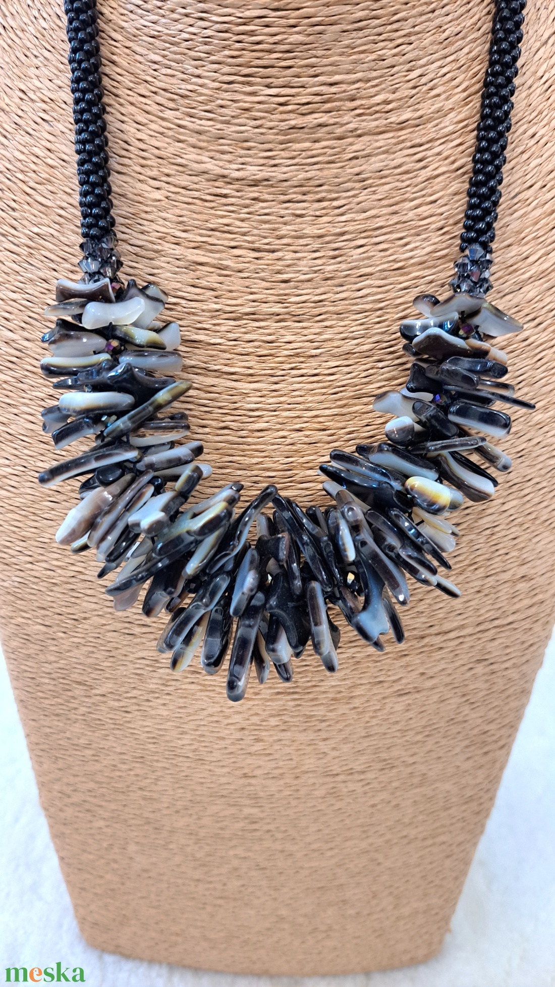 Fekete-fehér kagyló lánc - ékszer - nyaklánc - medál nélküli nyaklánc - Meska.hu