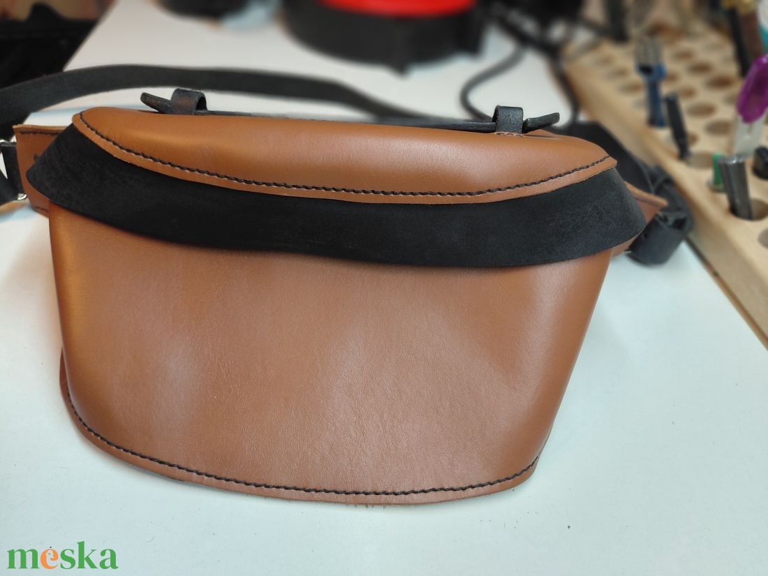 Bőr övtáska/crossbody - táska & tok - övtáska - Meska.hu