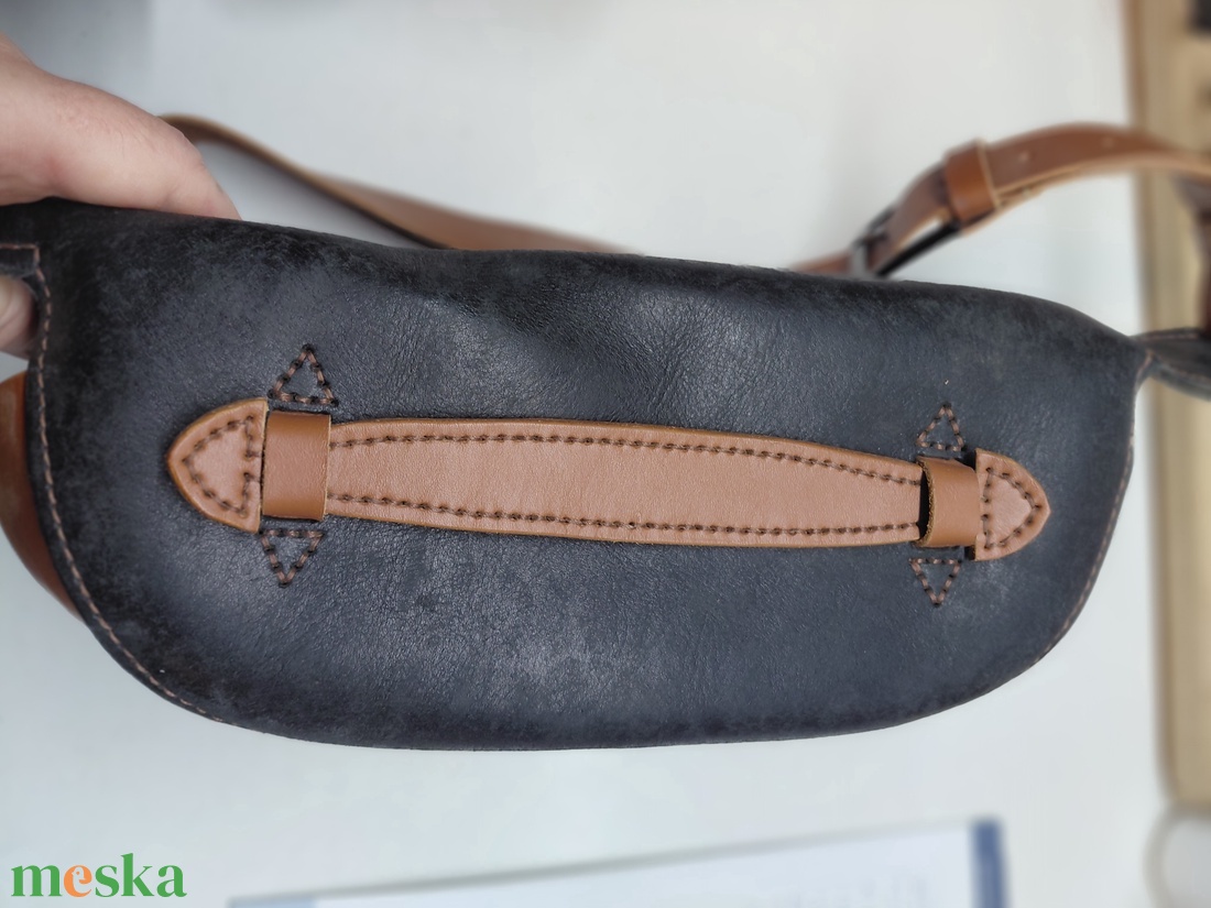 Bőr övtáska/crossbody - táska & tok - övtáska - Meska.hu