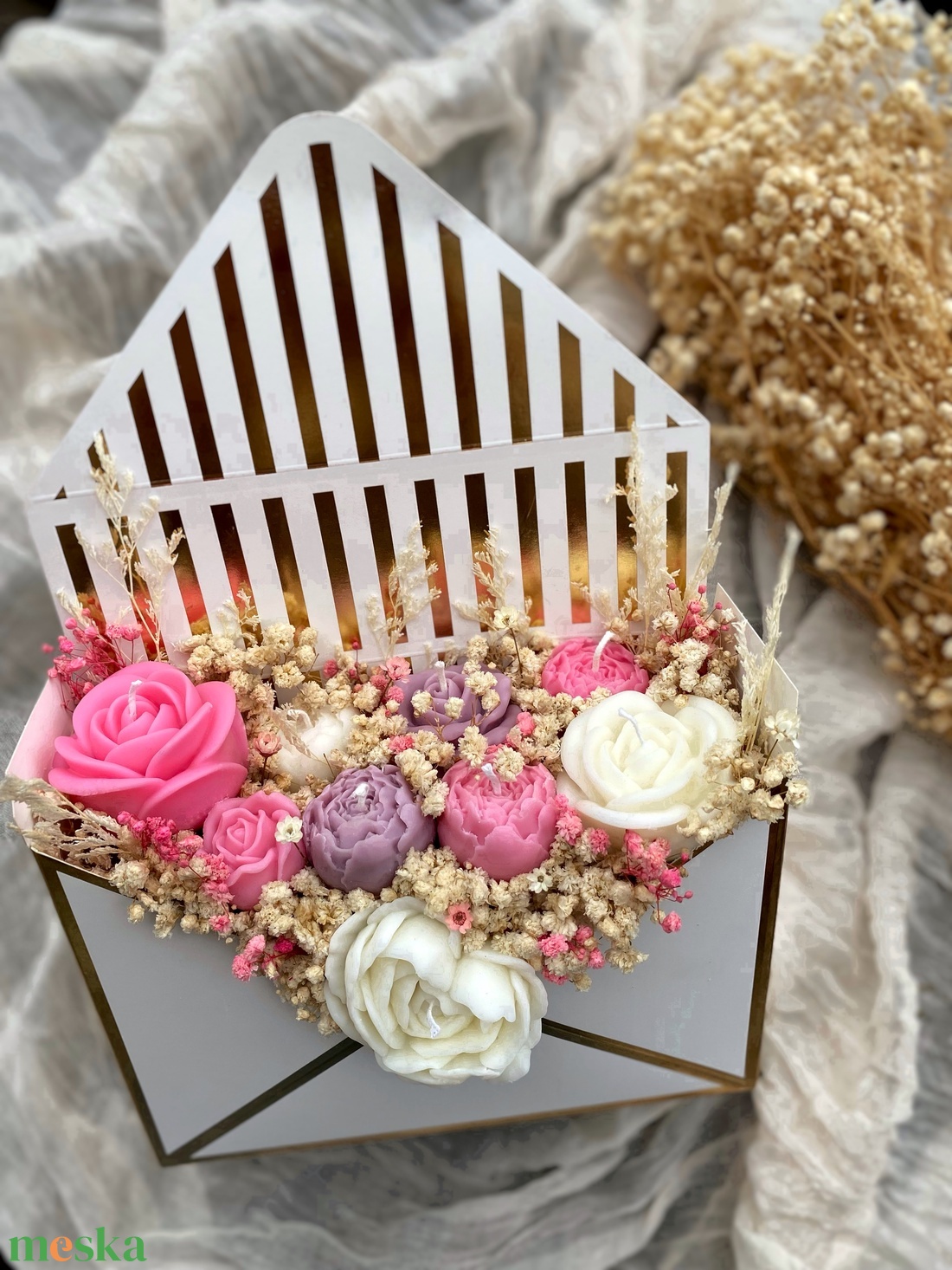 Gyertya virágbox borítékdobozban (szójagyertyából) - kézműves ajándék bármilyen alkalomra - otthon & életmód - gyertya, illat, aroma - gyertya - Meska.hu