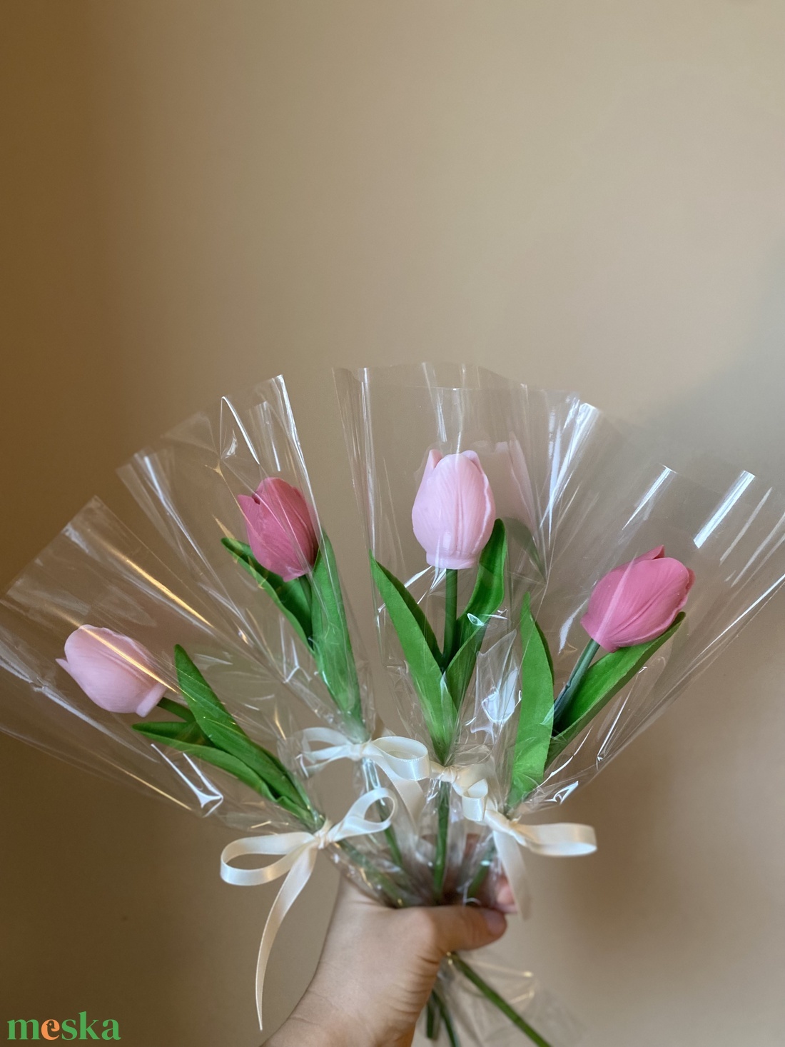 Illatos tulipán illatviasz élethű száron (szójaviaszból) - kézműves ajándék Valentin napra, Nőnapra vagy más alkalomra - otthon & életmód - gyertya, illat, aroma - gyertya - Meska.hu