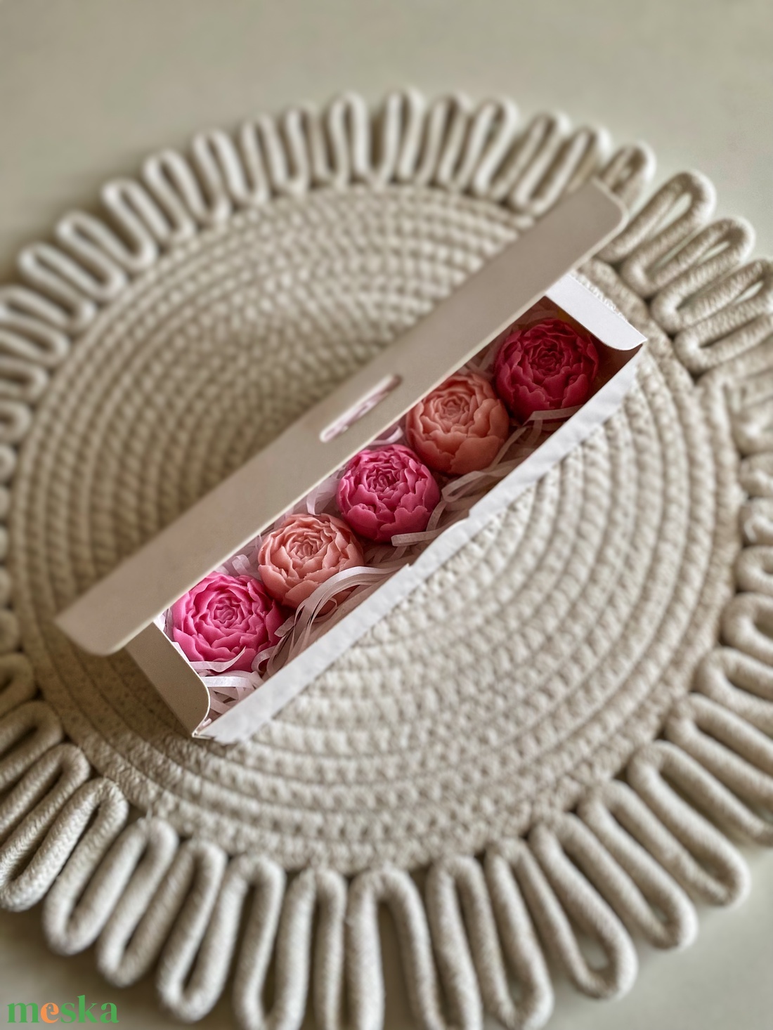 Bazsarózsa illatviasz díszdobozban-Nőnapra, valentin napra és más alkalomra - otthon & életmód - gyertya, illat, aroma - gyertya - Meska.hu