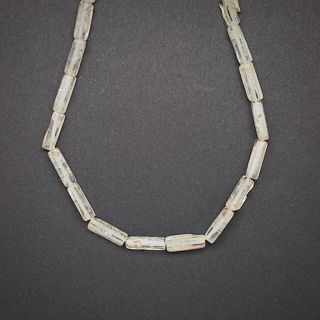 Hegyikristály tégla forma 4x13mm ékszerkészítő alapanyag (füzér) - kellékek & szerszámok - ásvány alapanyag - ásványfüzér - Meska.hu