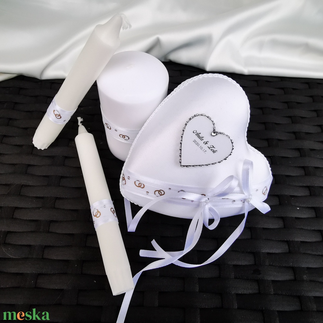 Simple Elegance esküvői szett - esküvő - kiegészítők - gyűrűtartó & gyűrűpárna - Meska.hu Simple Elegance esküvői szett - esküvő - kiegészítők - gyűrűtartó & gyűrűpárna - Meska.hu