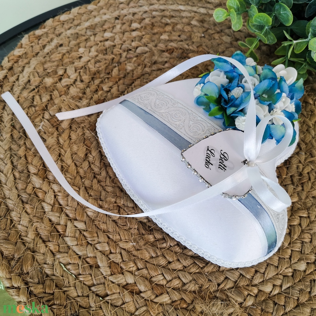 Sweet Hortensia esküvői gyűrűpárna - esküvő - kiegészítők - gyűrűtartó & gyűrűpárna - Meska.hu Sweet Hortensia esküvői gyűrűpárna - esküvő - kiegészítők - gyűrűtartó & gyűrűpárna - Meska.hu