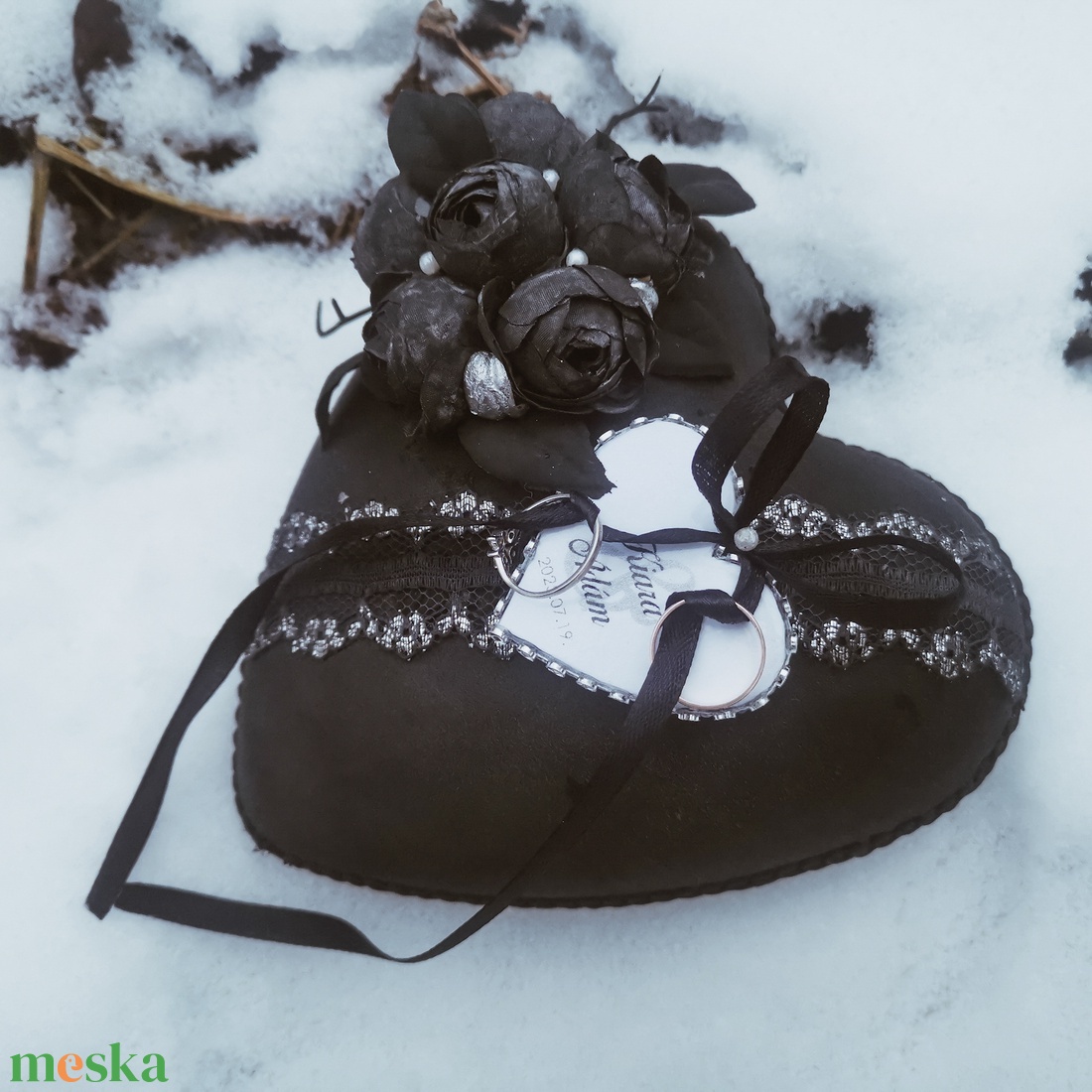 Black Rose esküvői gyűrűpárna - esküvő - kiegészítők - gyűrűtartó & gyűrűpárna - Meska.hu Black Rose esküvői gyűrűpárna - esküvő - kiegészítők - gyűrűtartó & gyűrűpárna - Meska.hu