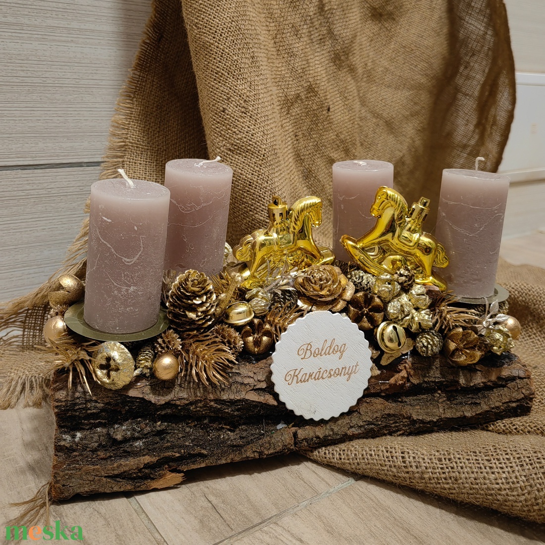 Arany hintalovas, fahasábra ültetett adventi koszorú - karácsony - adventi díszek - adventi asztaldísz - Meska.hu
