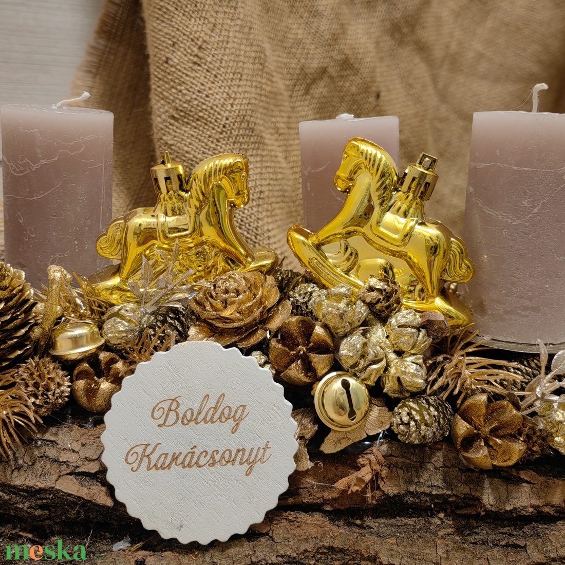 Arany hintalovas, fahasábra ültetett adventi koszorú - karácsony - adventi díszek - adventi asztaldísz - Meska.hu