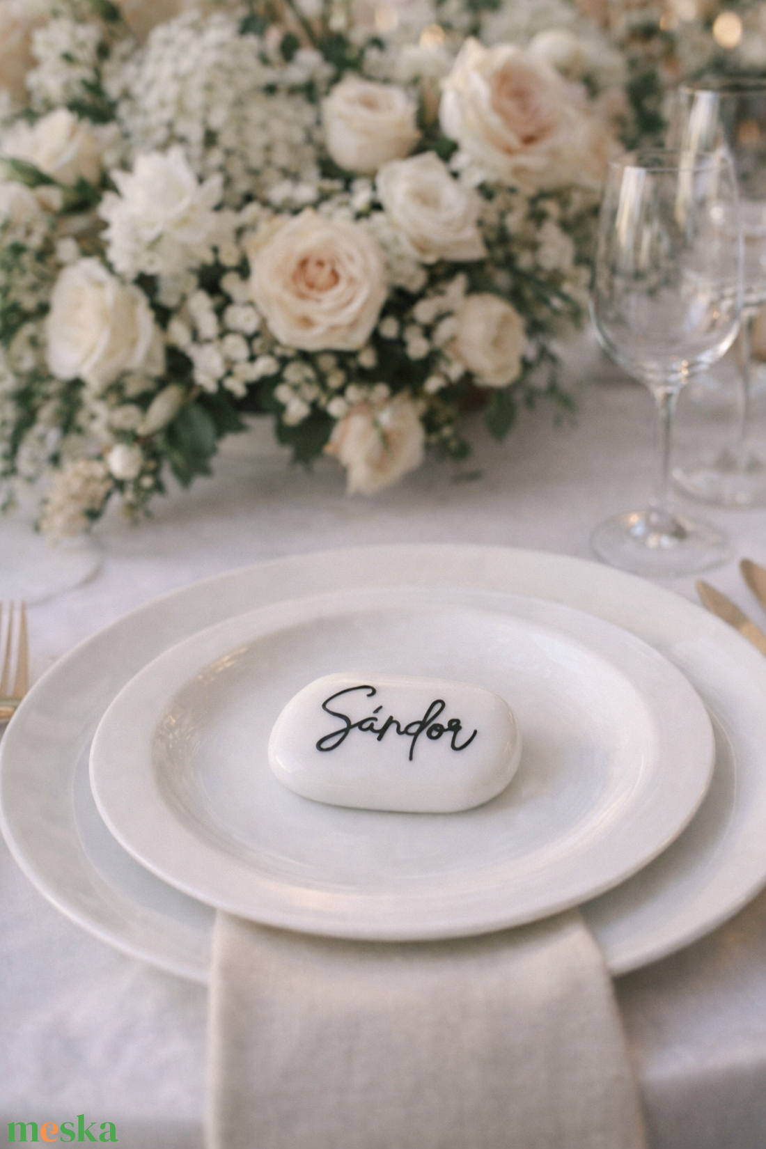 Esküvői ültető kézzel írt hófehér kövön - esküvő - meghívó & kártya - ültetési rend - Meska.hu