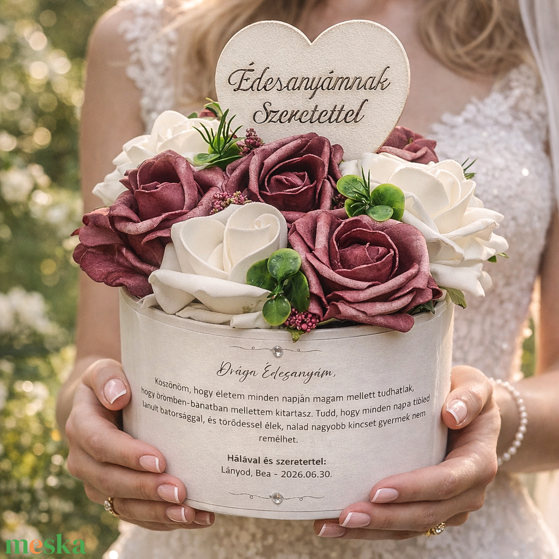 Mélylila-fehér szülőköszöntő virágdoboz - esküvő - emlék & ajándék - szülőköszöntő ajándék - Meska.hu