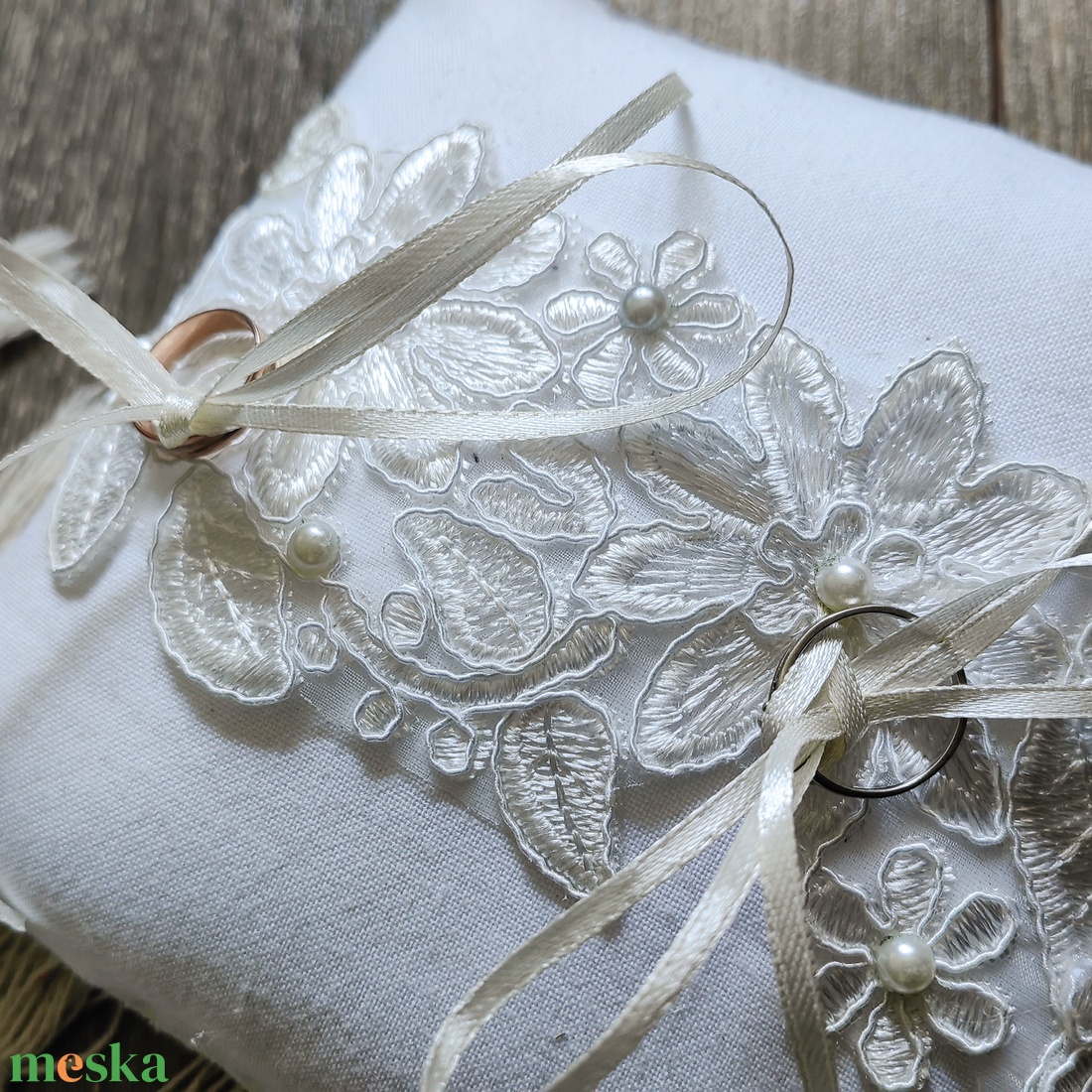 Champagne esküvői gyűrűpárna  - esküvő - kiegészítők - gyűrűtartó & gyűrűpárna - Meska.hu